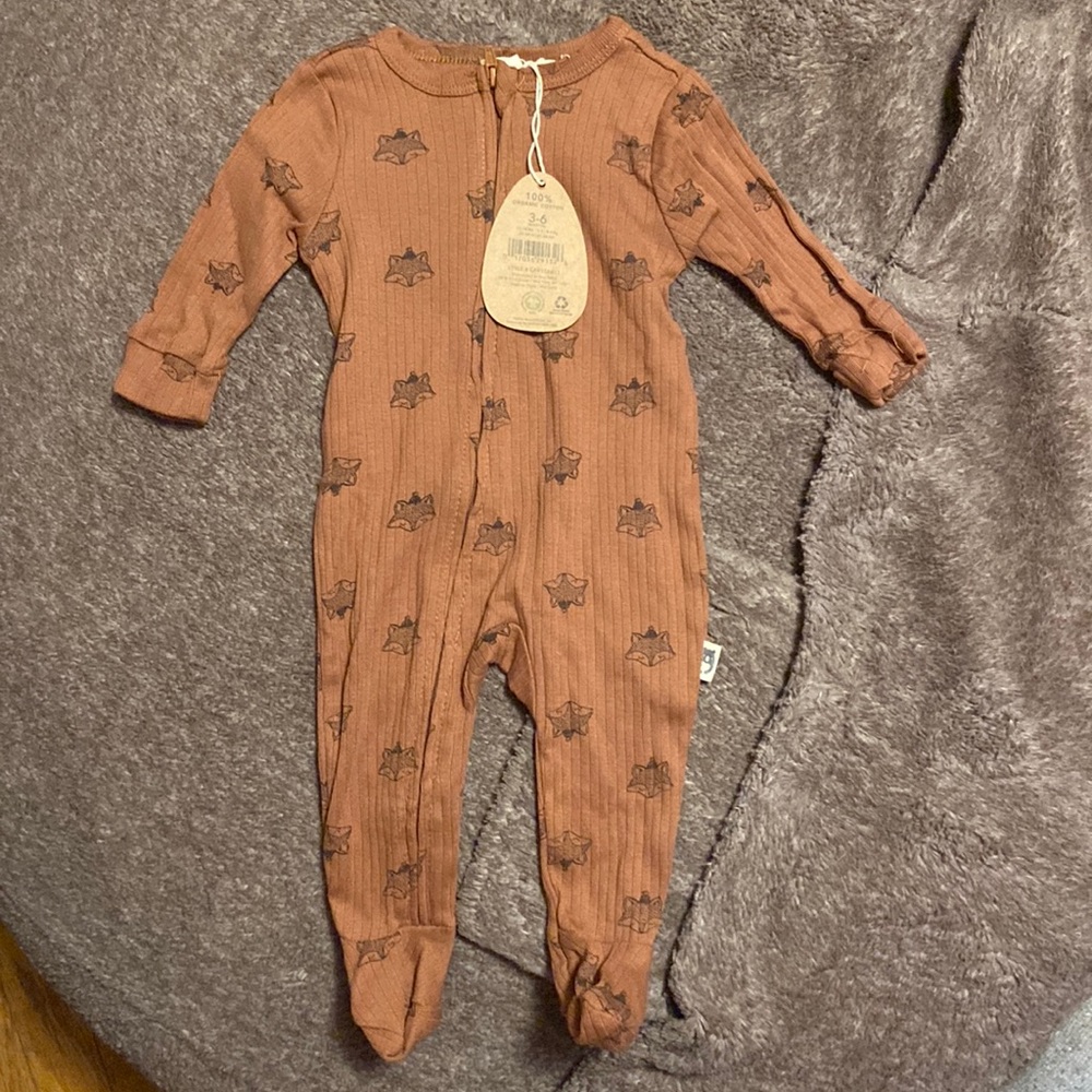 NWT Rabbit + Bear Organic Cotton Onsie.
